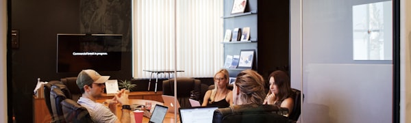 YABO鸭脖历史战绩纵览与赛季数据对比查询工具